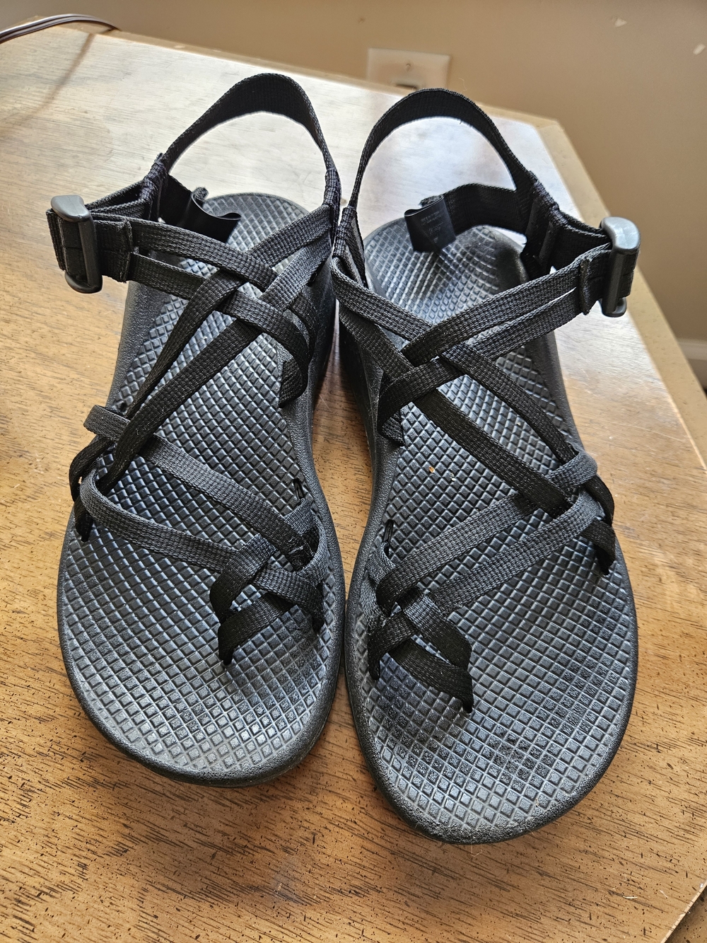 Chaco Z/2 Classic Athletic Sandals All Black with Toe Loop Size 8